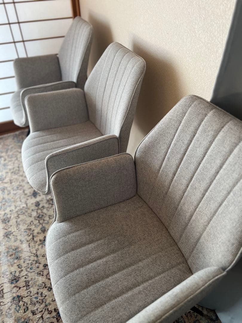 グレー 180度 回転式 肘付き ダイニングチェア 3脚セットのうちの1脚