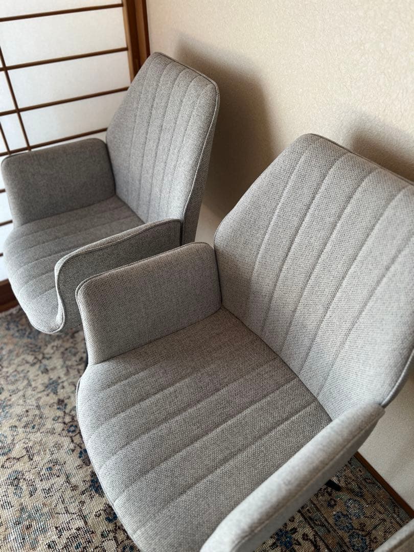 グレー 180度 回転式 肘付き ダイニングチェア 3脚セットのうちの1脚