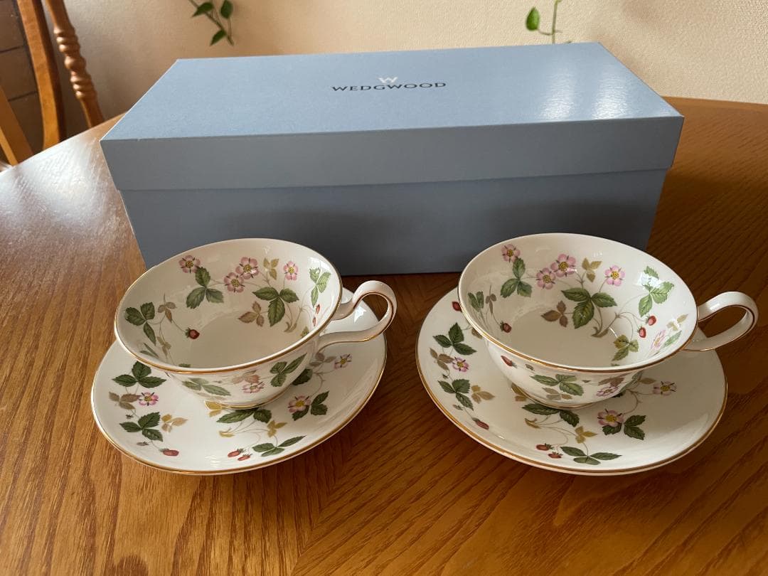 【新品 箱 シール付】ウエッジウッド　ワイルドストロベリー　カップ&ソーサー