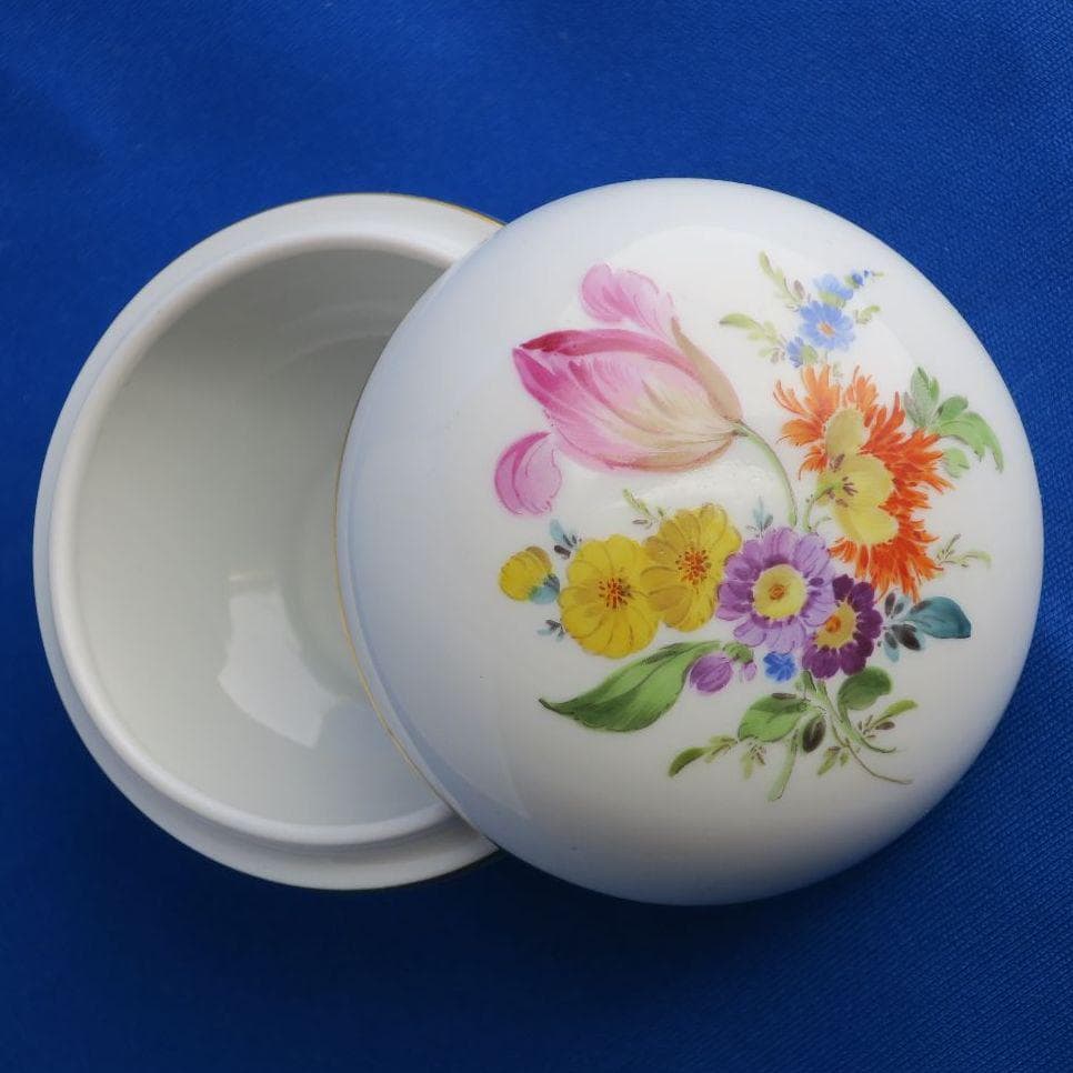 上品さがきらめくマイセンの小物入れ（7cm）