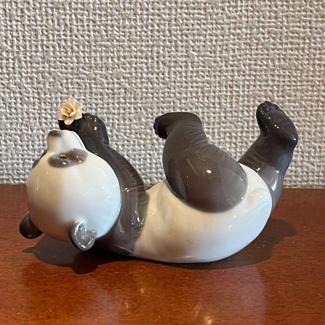 超美品　リヤドロ　パンダ　ピンクの花　フィギュリン　人形　陶器　置物　B