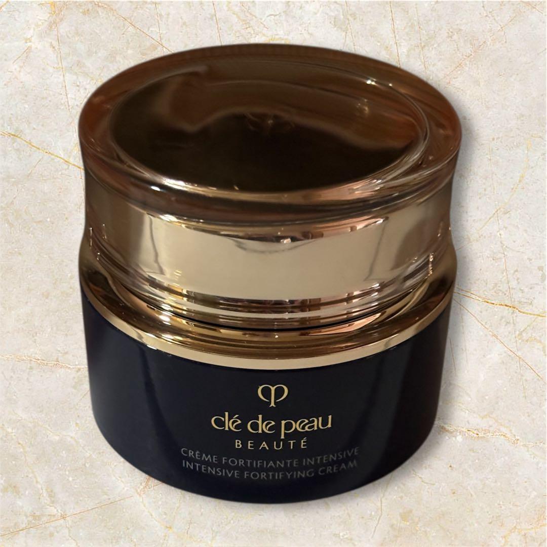 クレドポーボーテ　クレームアンタンシヴn