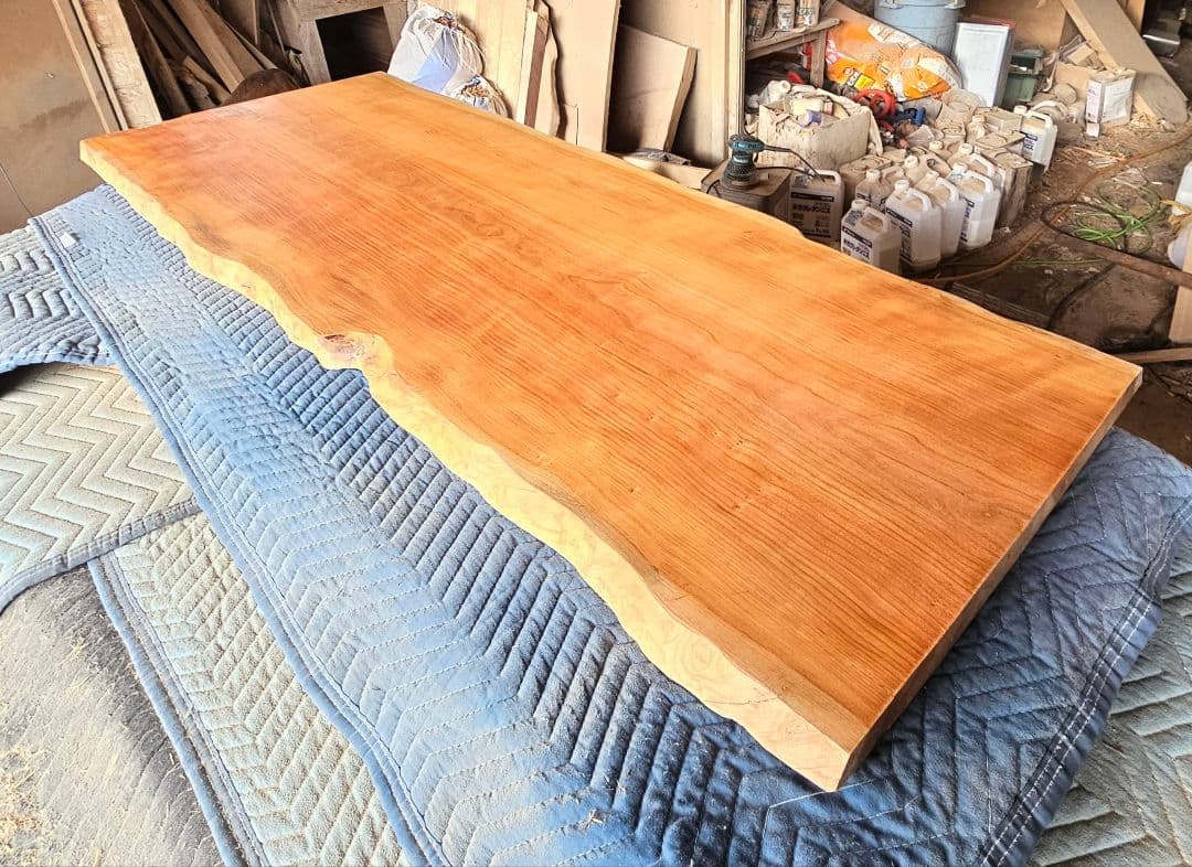 チェリー　一枚板　桜　ダイニング　テーブル　カウンター　座卓　栃　杢