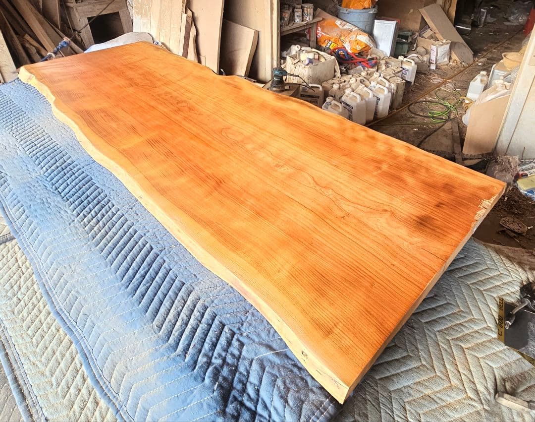 チェリー　一枚板　桜　ダイニング　テーブル　カウンター　座卓　栃　杢