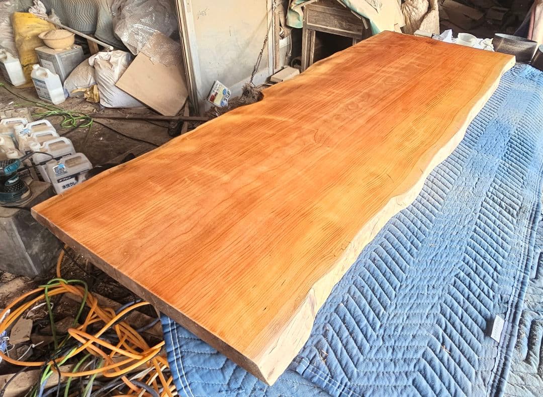 チェリー　一枚板　桜　ダイニング　テーブル　カウンター　座卓　栃　杢