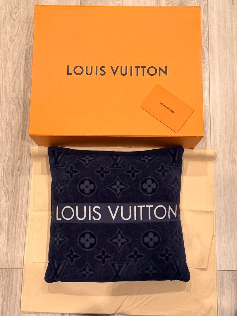 ルイ ヴィトン クッション　バケーション　ネイビー