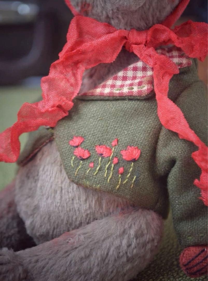 赤いお花とくまさん アーティストベア テディベア 海外作家様 ハンドメイド