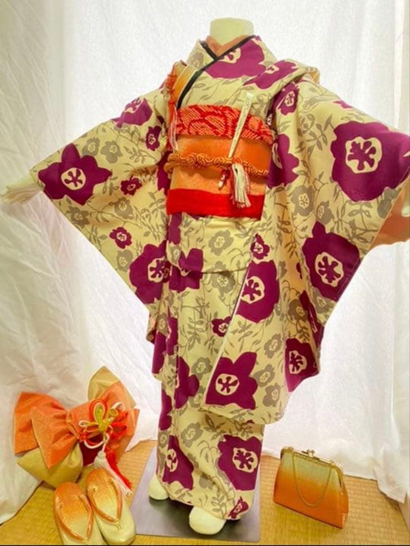 一度着用レトロ柄着物と長襦袢を使った7歳振袖セット