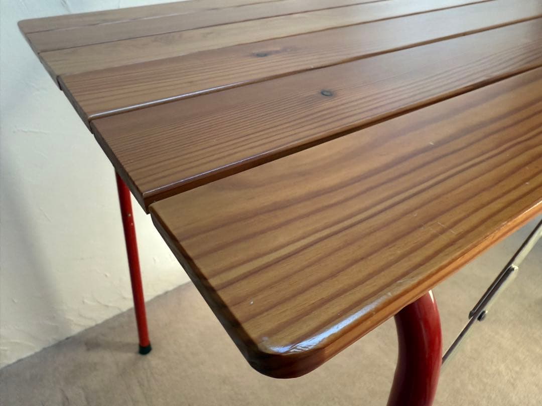 castelmerlino 2段階調整可能キャンプテーブル 赤