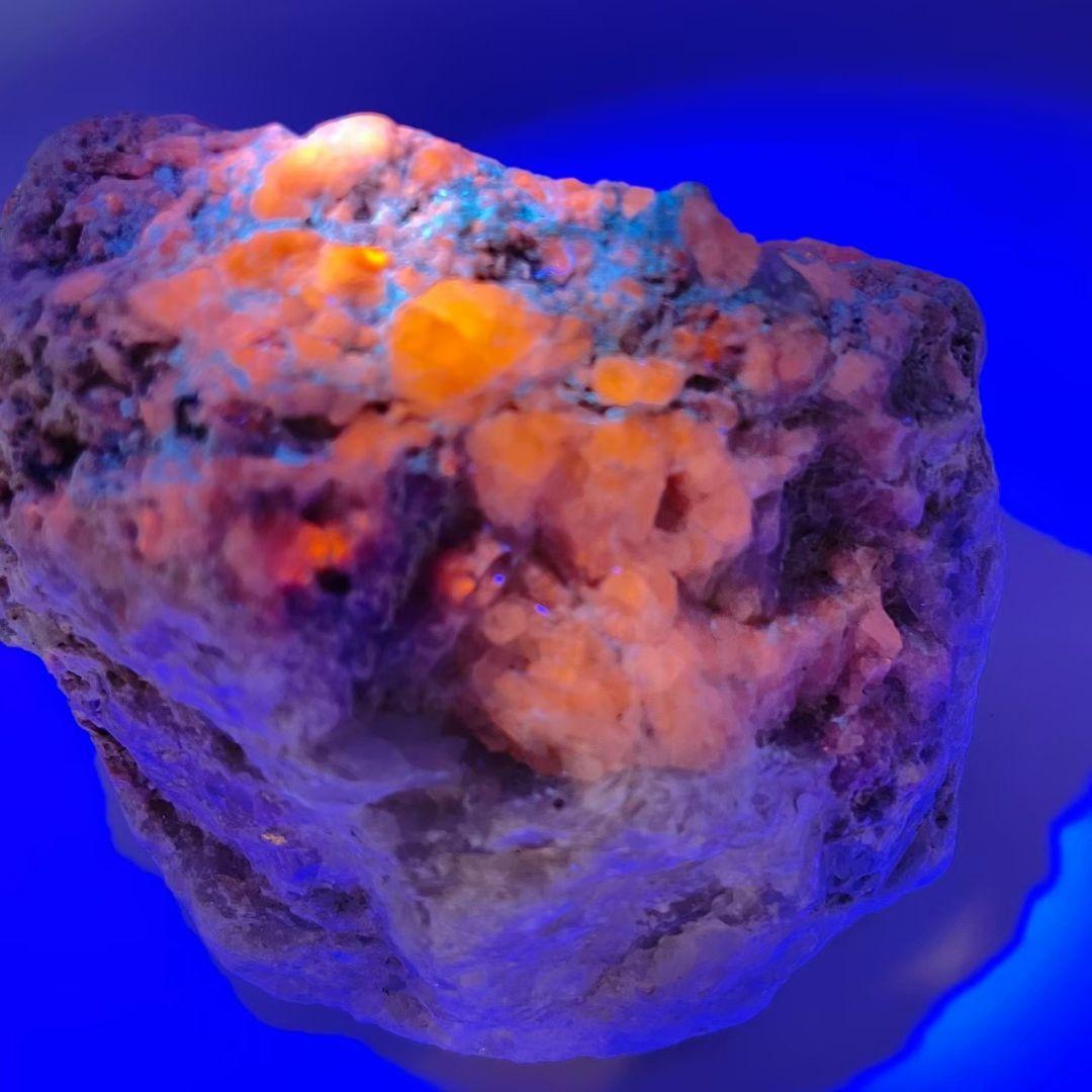 ハックマナイト