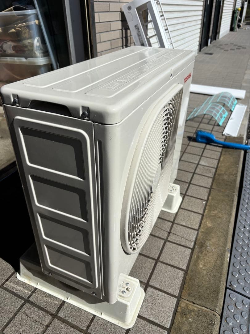 東芝ルームエアコン 2.2kw 6畳〜8畳向け 極美品 2024年製