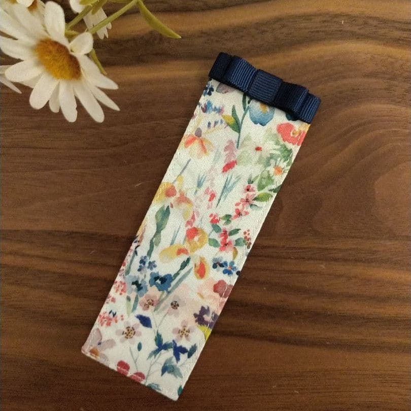 しおり　ブックマーカー❁フェルダ　リバティプリント使用　ハンドメイド