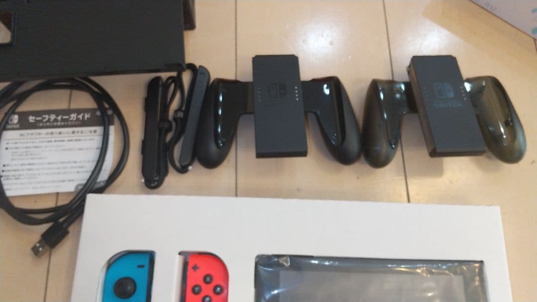 Nintendo Switchセット+Joy-Con充電グリップ1個 通電確認済