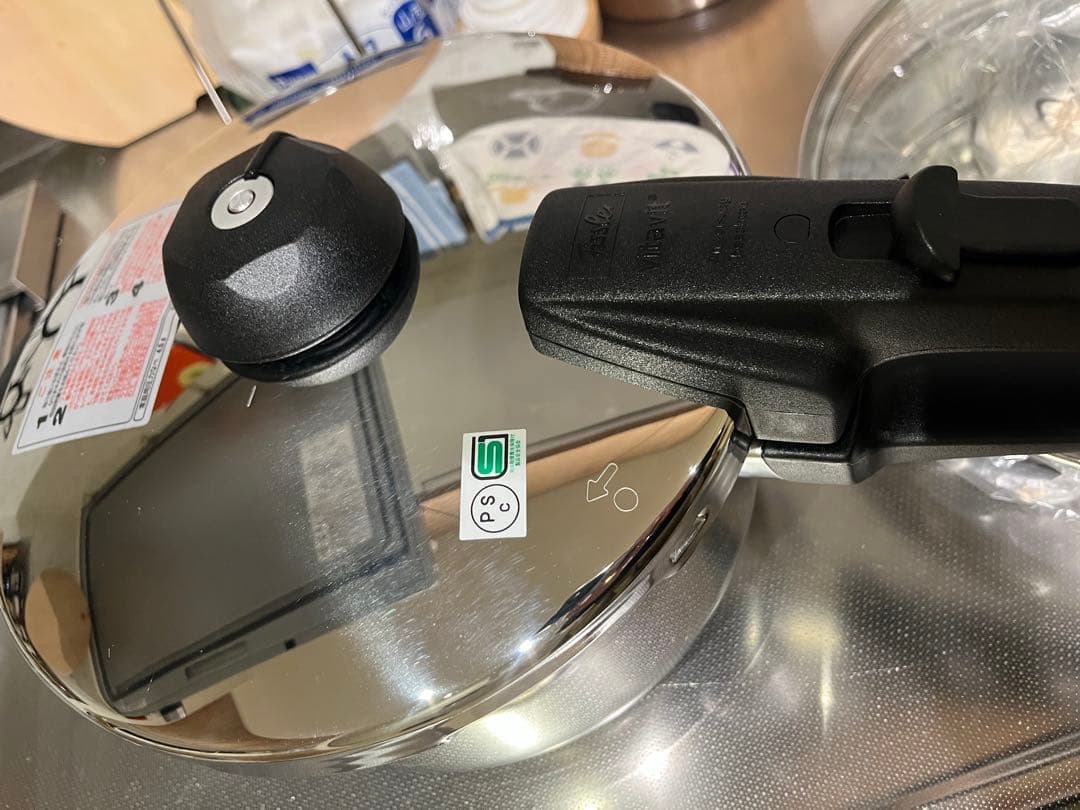 未使用フィスラーロイヤル圧力鍋　ガラス蓋付き