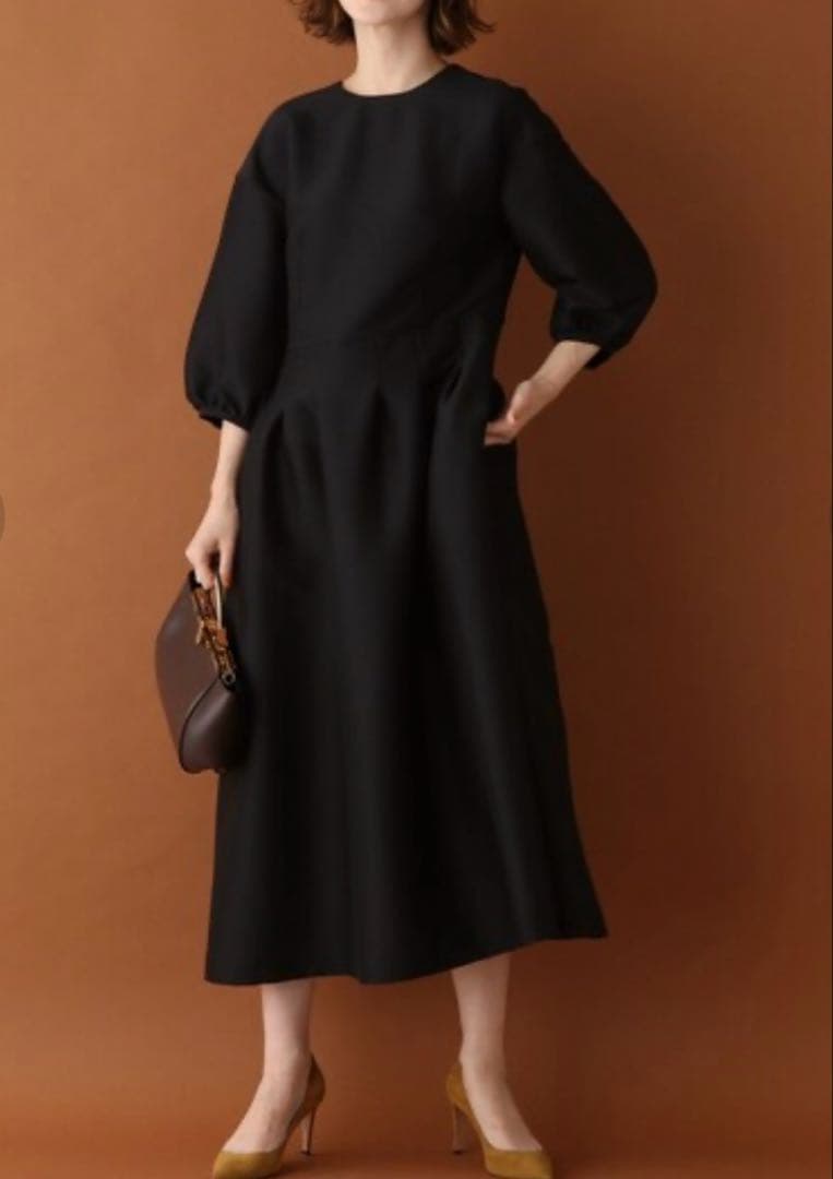 新品未使用　ドレステリア　★☆ シルエットワンピース　黒