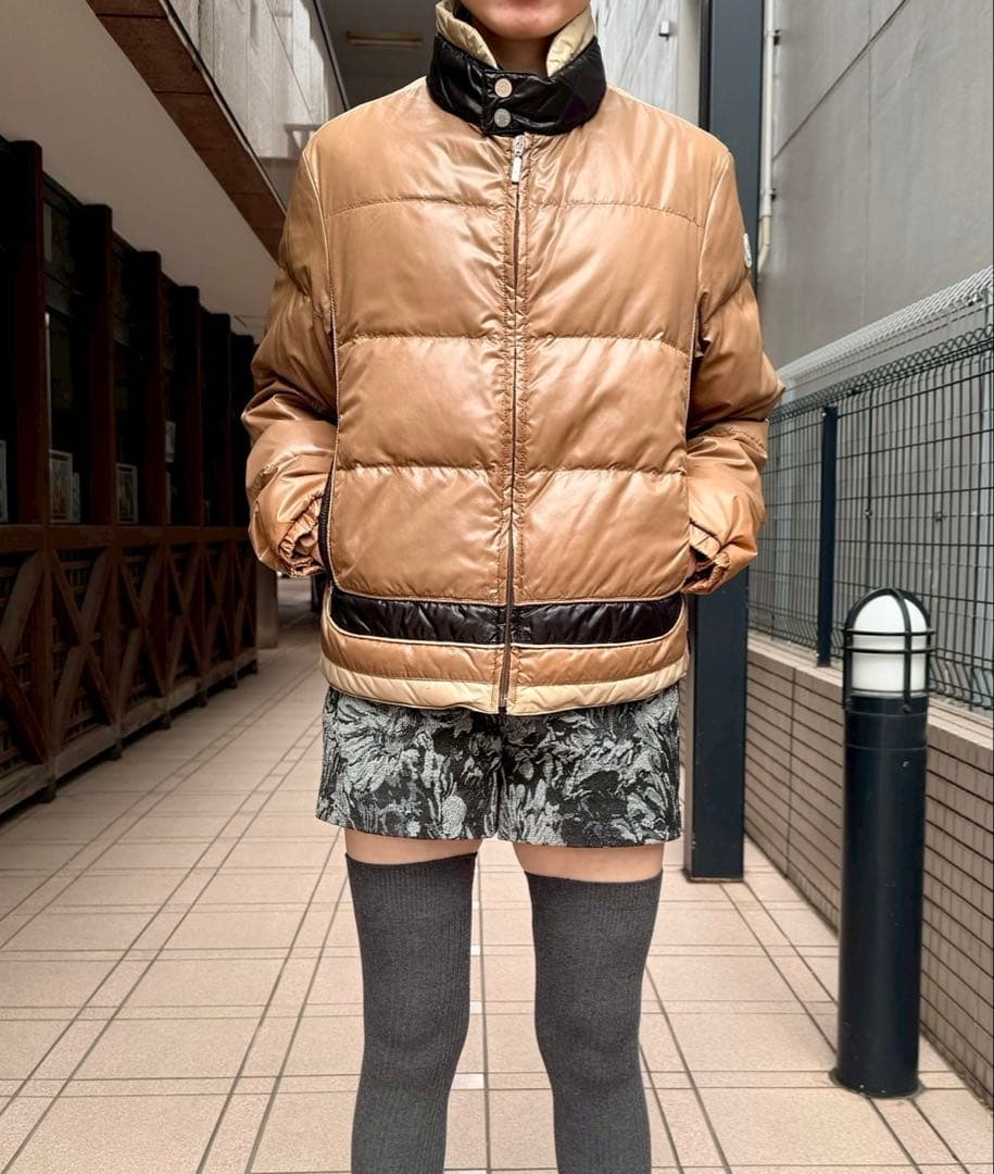 定価　１５万円　モンクレール ダウン　ブラウン系 ショート丈 正規品 レディース