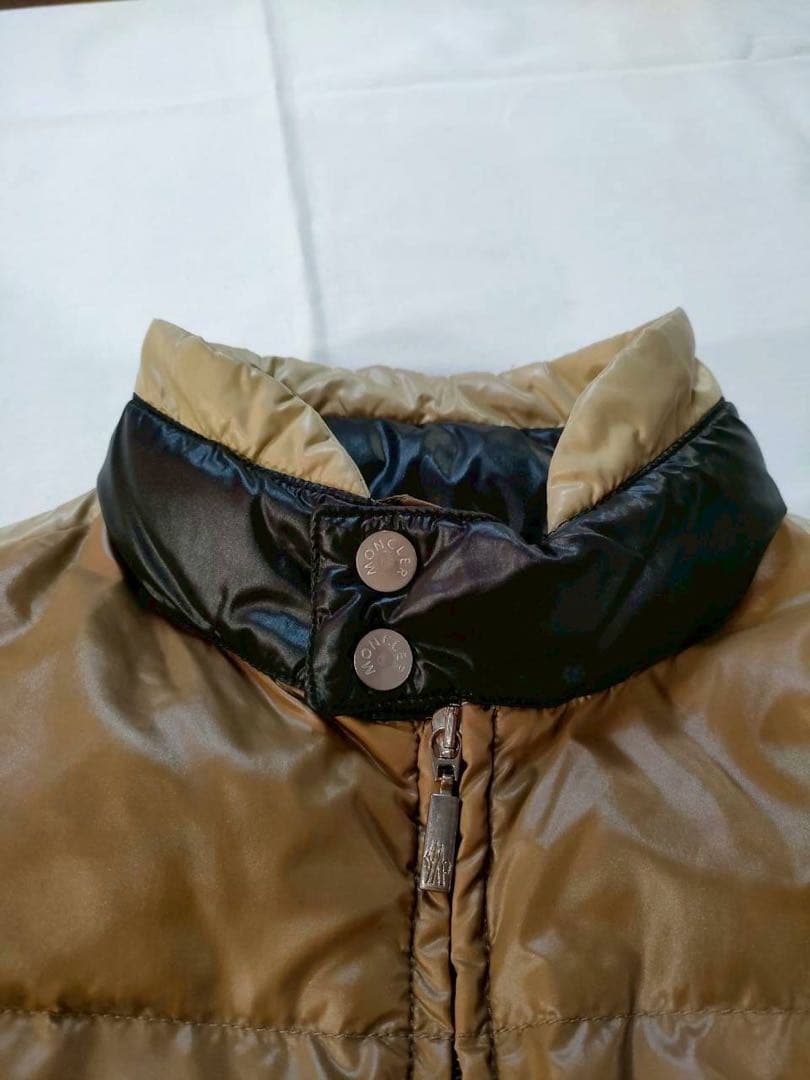 定価　１５万円　モンクレール ダウン　ブラウン系 ショート丈 正規品 レディース