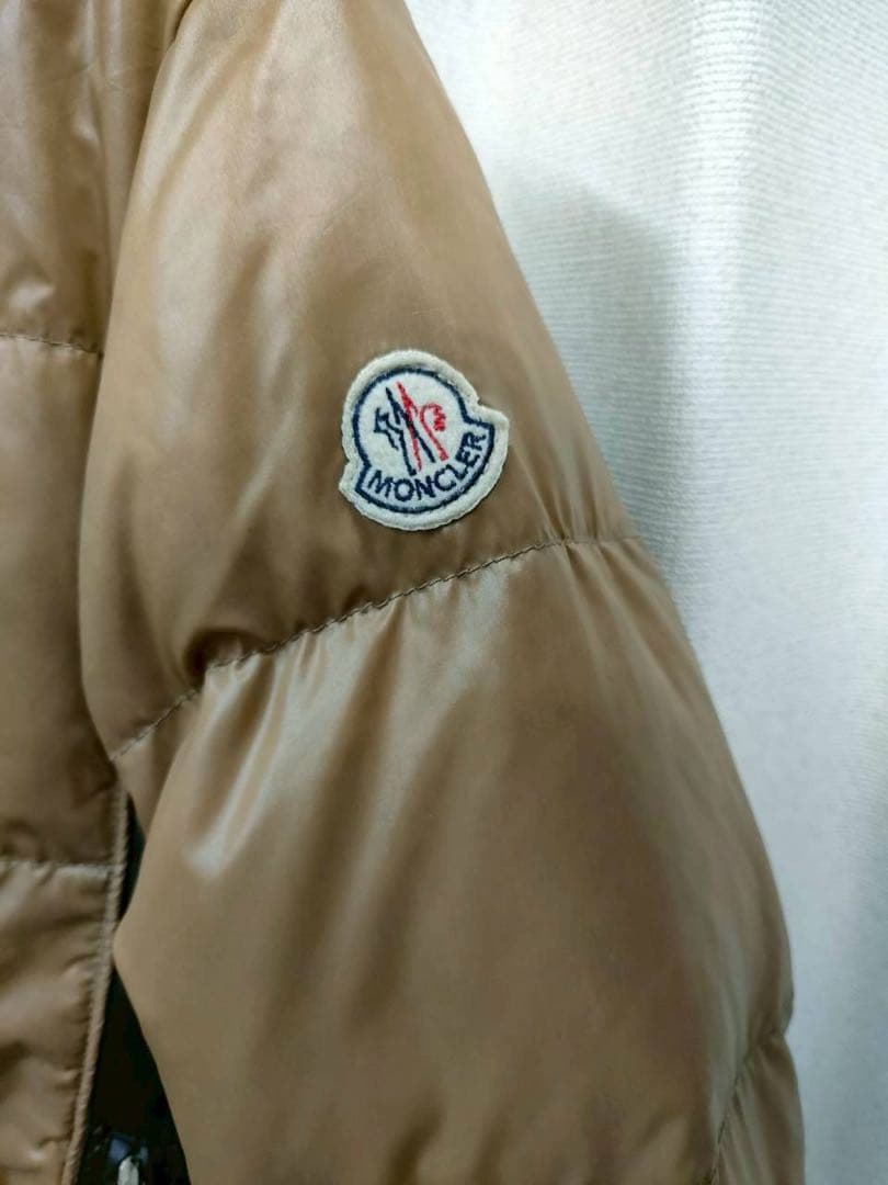 定価　１５万円　モンクレール ダウン　ブラウン系 ショート丈 正規品 レディース