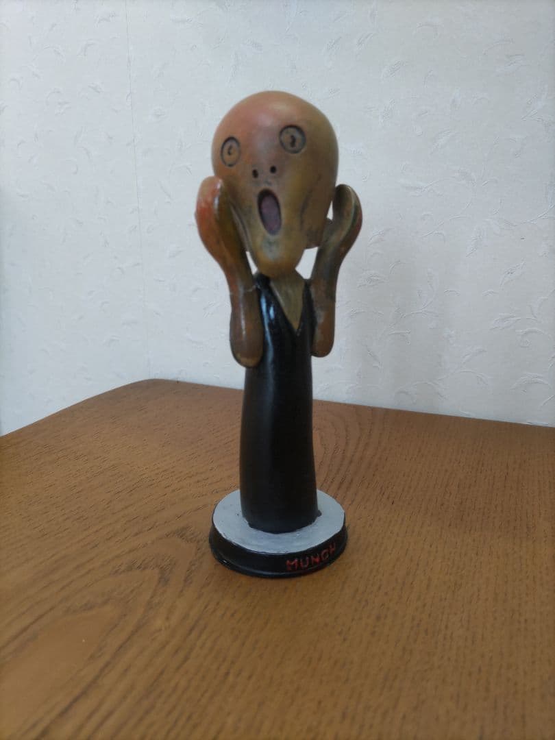 ムンクの叫び　置き物　フィギュア　美術館で購入