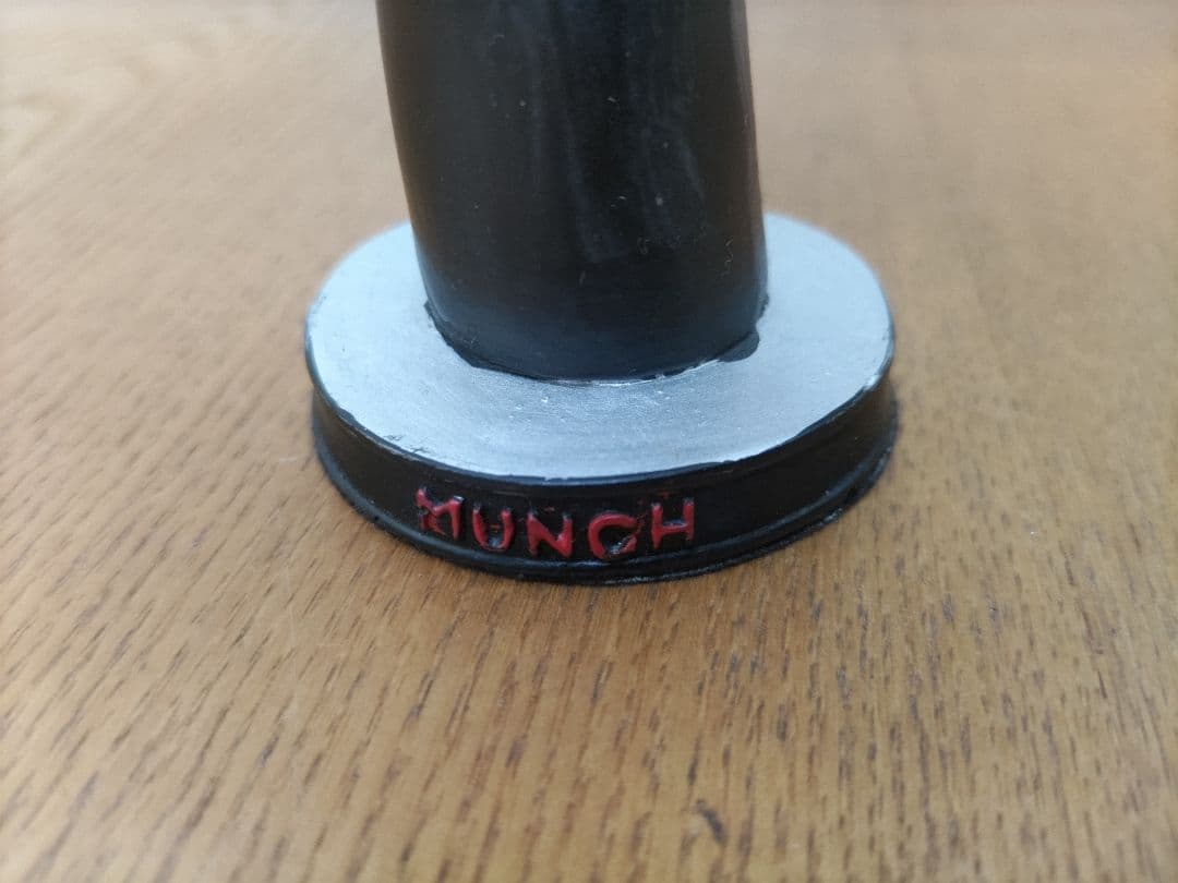 ムンクの叫び　置き物　フィギュア　美術館で購入