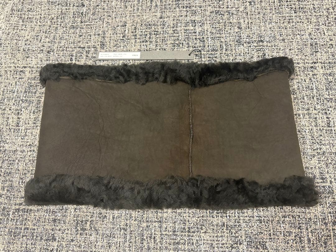 新品STRUMストラム定価2.8万ベビーベータラムダブルフェイスムートンスヌード