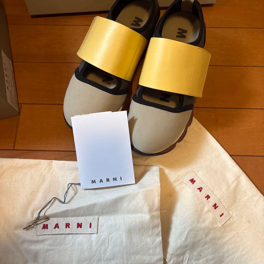 MARNI ベージュ/イエロー スニーカー