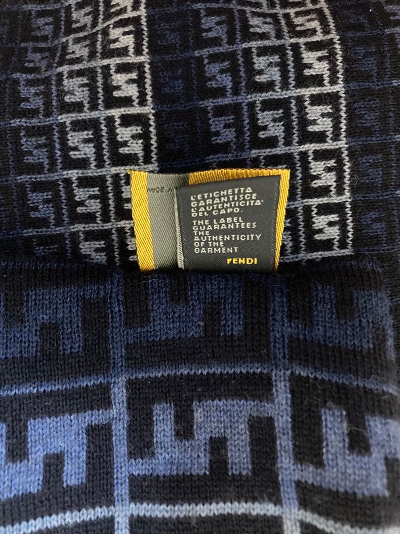 FENDI マフラー　メンズマフラー