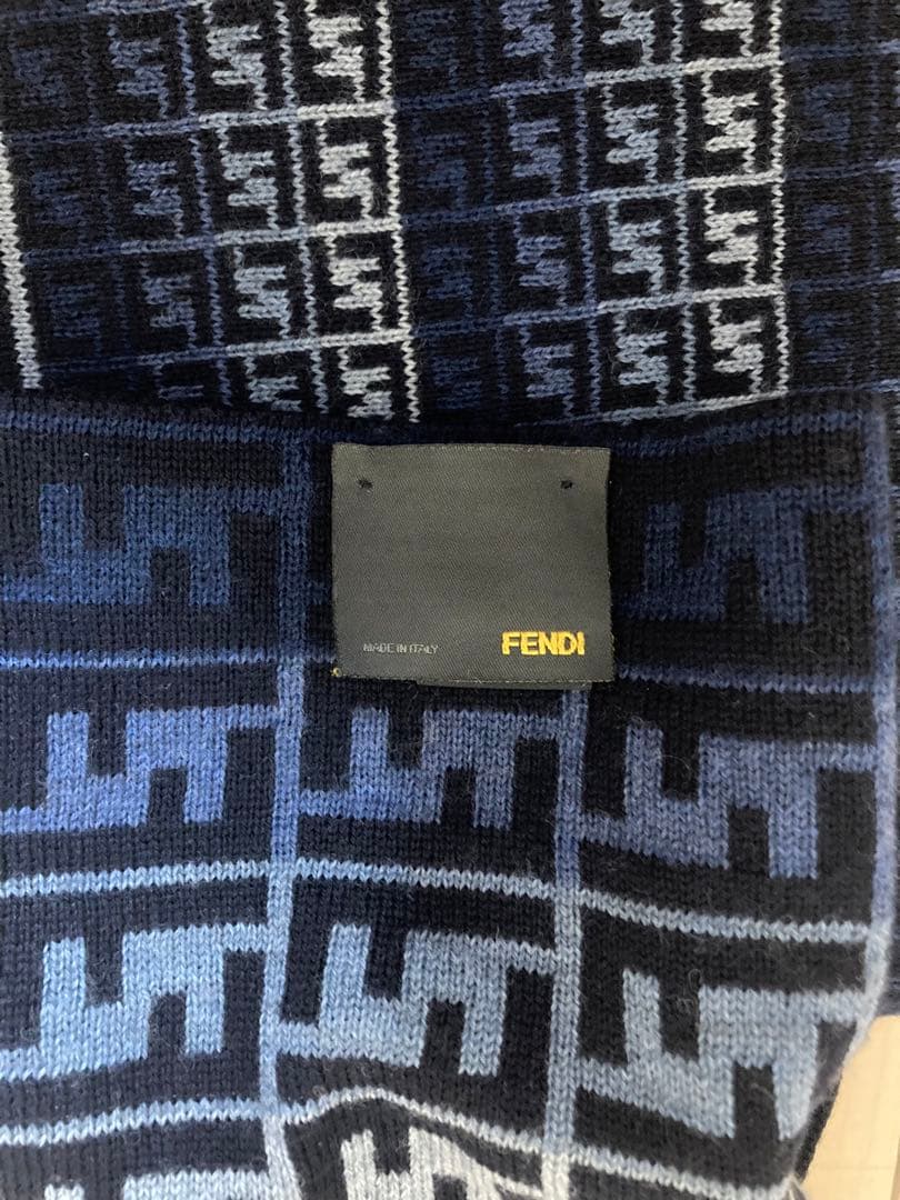 FENDI マフラー　メンズマフラー