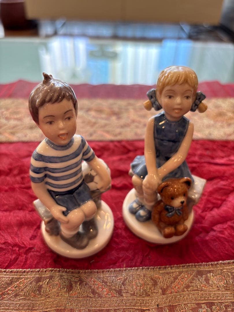 ロイヤルコペンハーゲン　男の子と女の子のフィギュア　2000年箱無し