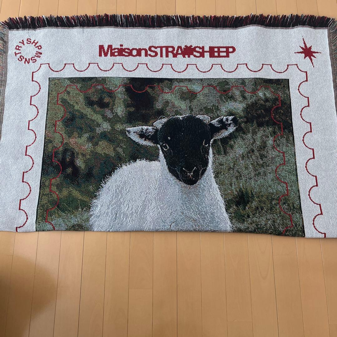 メゾンストレイシープ　ラグ