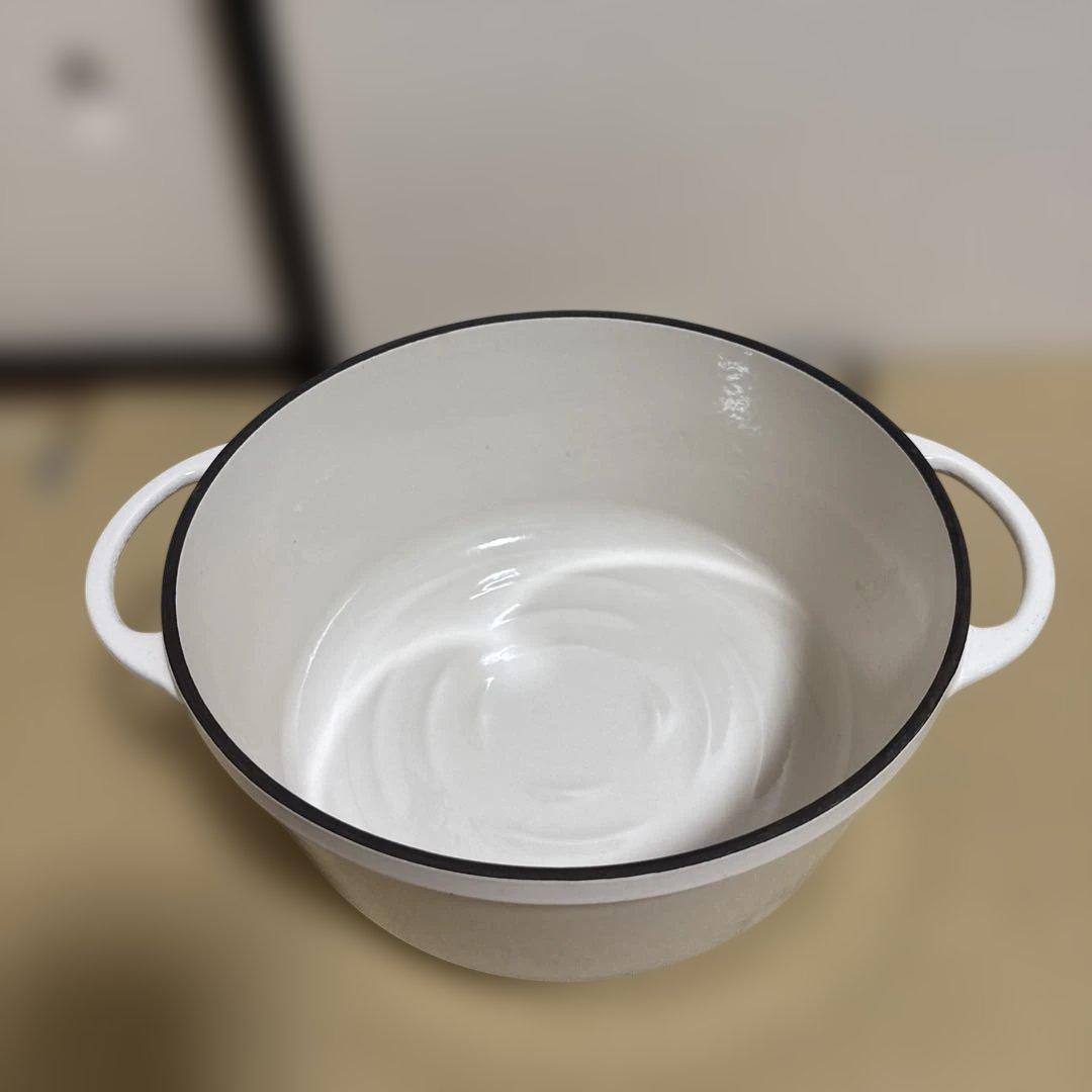 バーミキュラオーブンポット26センチ　ホワイト