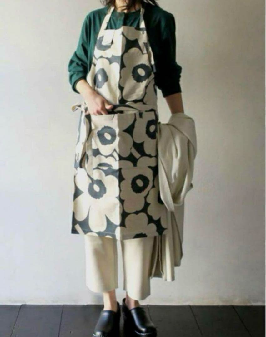 ■新品未使用＆人気完売品■レア　マリメッコ　marimekko エプロン