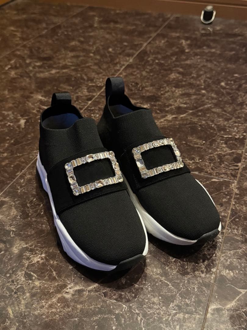 +diana クリスタルバックル　ニットソックススニーカー　ミッドカット丈