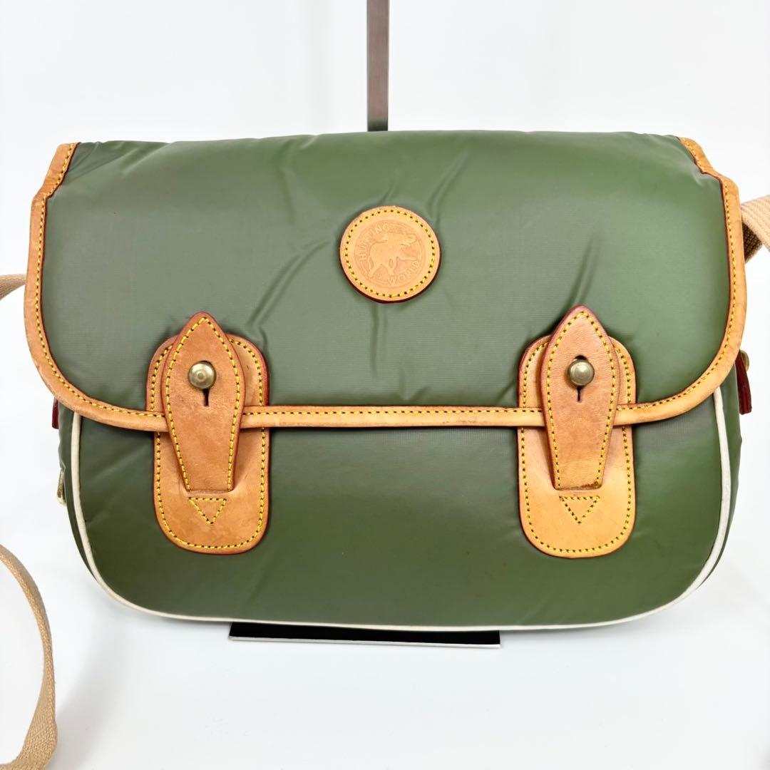 ハンティングワールドメッセンジャーバッグ バチュークロス カーキー フラップ