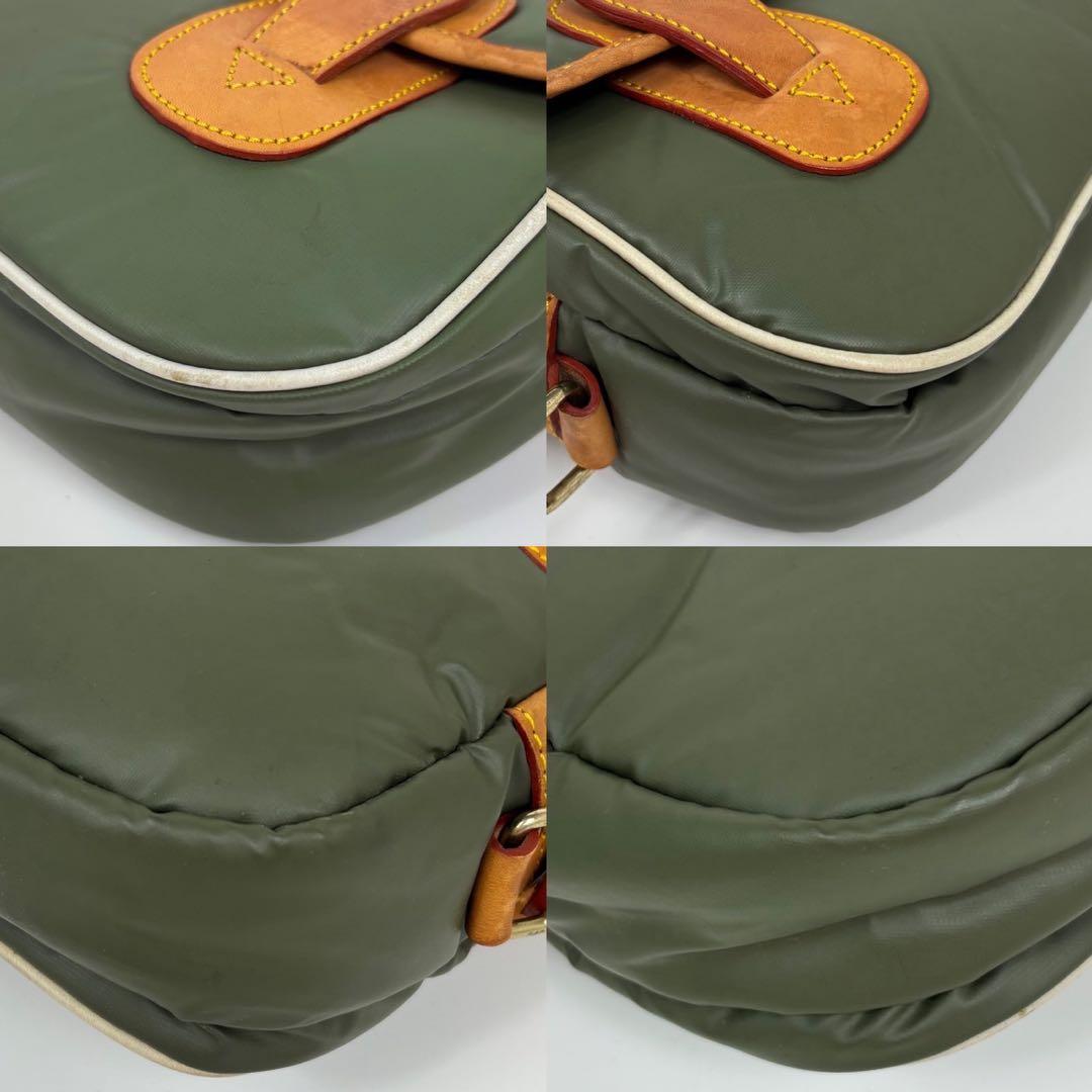 ハンティングワールドメッセンジャーバッグ バチュークロス カーキー フラップ