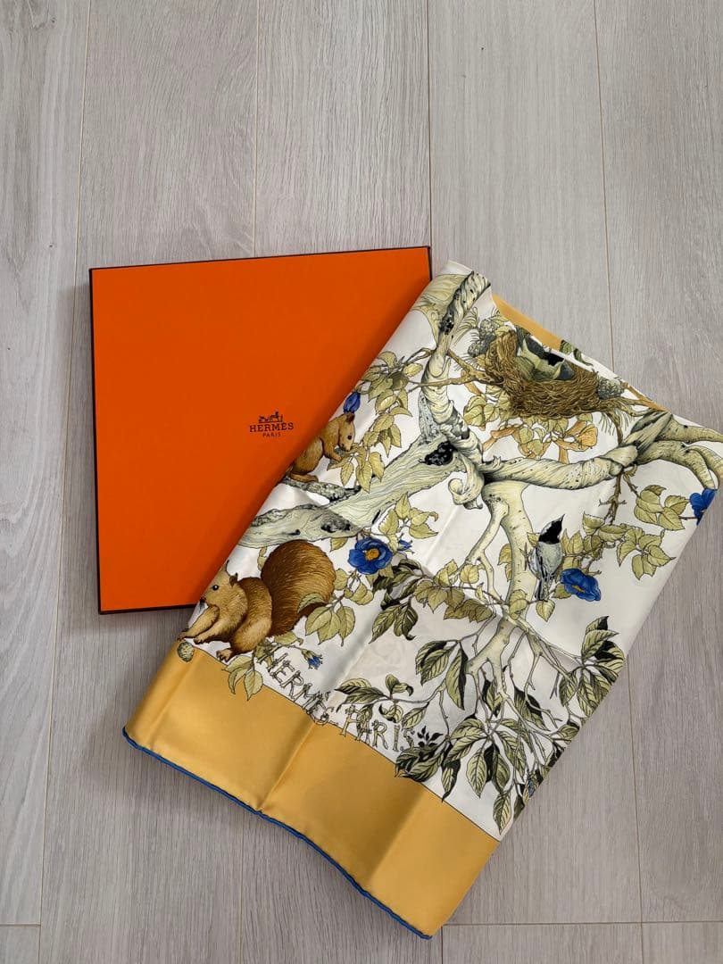 エルメス シルクスカーフ 動物柄