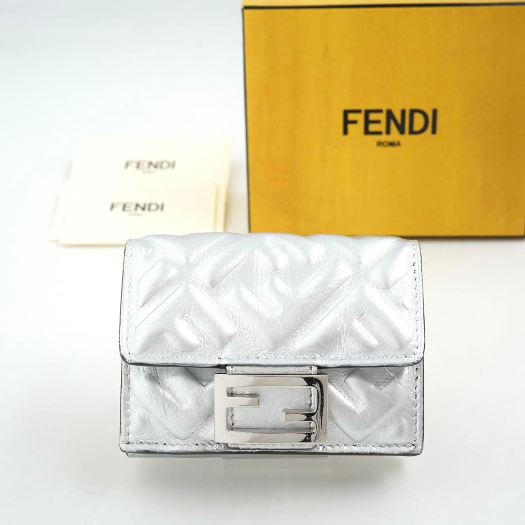 ✨新品未使用✨　FENDI ミニ財布　FFロゴ　ズッカ柄　エンボス　三つ折り