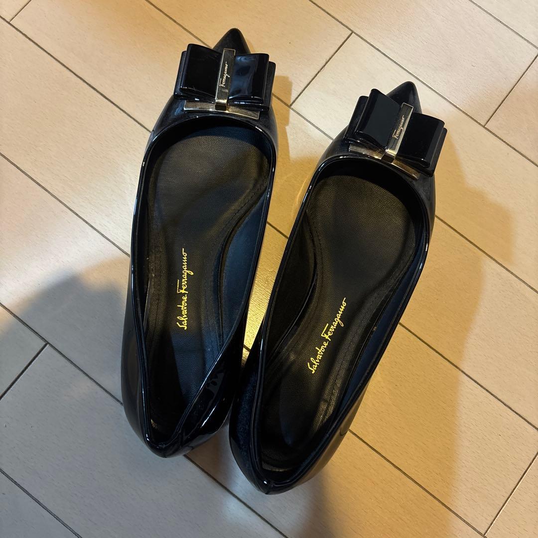 フェラガモ パンプス ZERI 10 ブラック6.5D（24cm）