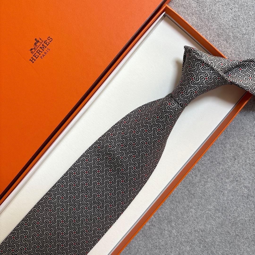美品 エルメス ネクタイ うずまき柄 白黒