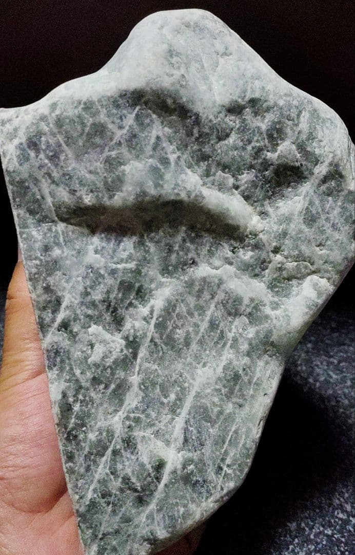 ★翡翠原石★糸魚川硬玉【小滝・切り出し3.3kg】