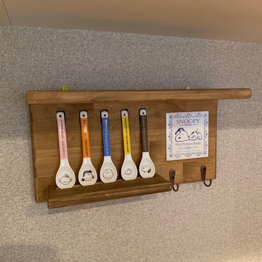 スヌーピーのタイル埋込みラック（カトラリー付）　一般家庭の石膏ボード取付可