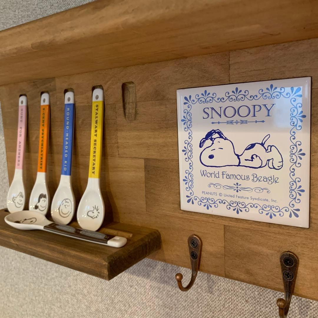 スヌーピーのタイル埋込みラック（カトラリー付）　一般家庭の石膏ボード取付可