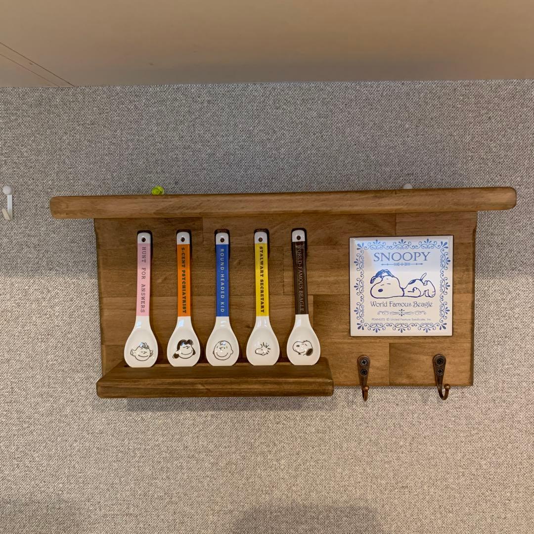 スヌーピーのタイル埋込みラック（カトラリー付）　一般家庭の石膏ボード取付可