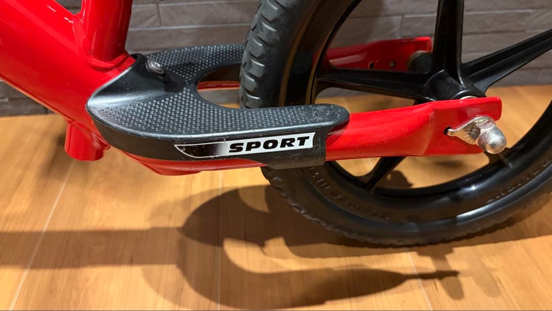 ★ akko★ ストライダー スポーツモデル 12インチ 赤 レッド