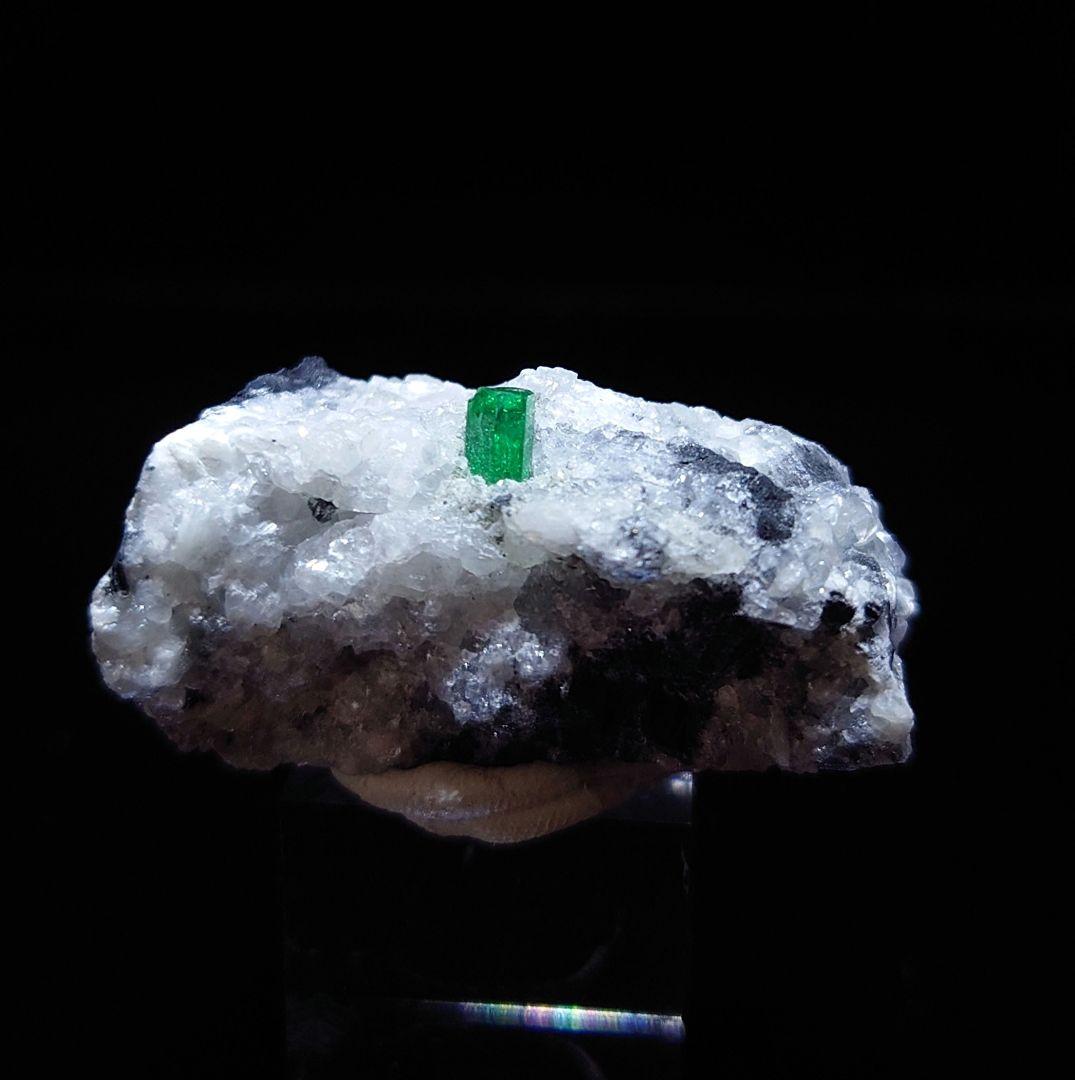 エメラルド コロンビア産 鉱石 鉱物 ミネラル 標本 原石 母岩付き