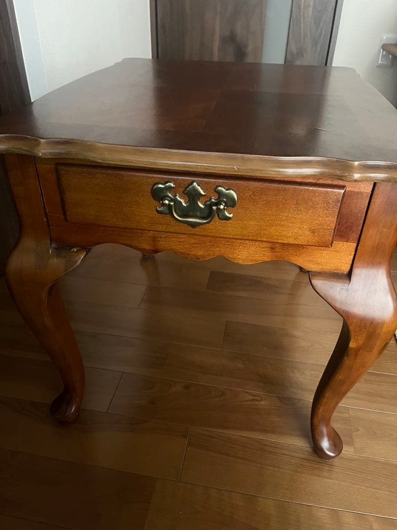 クラシックブラウンサイドテーブル、花台