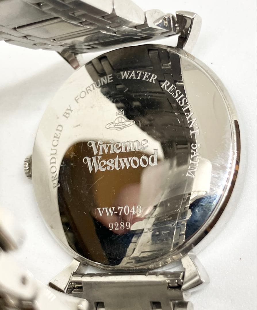 Vivienne Westwood オーブ腕時計 黒文字盤 VW-7043