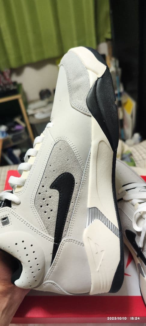 ナイキエアフライトライトMID