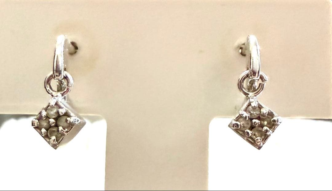 ★k14WGダイヤモンドピアス(両耳用)★