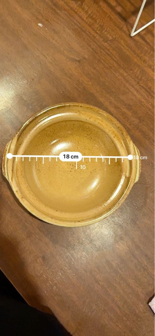 ベージュ陶器製土鍋 18cm 10枚あります。